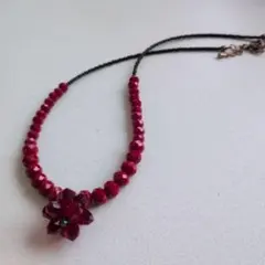 ハンドメイド 赤いビーズ ネックレス