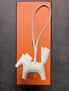 2026年最新】エルメス ペガサス pm 白の人気アイテム - メルカリ