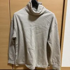 UNIQLO ベージュ モックネックTシャツ カットソー Mサイズ　長袖　裏起毛