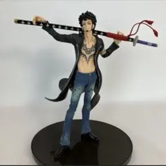 トラファルガー・ロー　フィギュア　カポネ・ベッジのキーホルダー付き　ワンピース