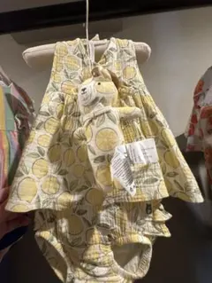 レモン柄のベビー女の子用ドレスセット（ぬいぐるみ付き） 0-3 months