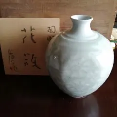 中古 白磁 浮彫 万雪千山図 天球瓶 詩文款 景徳鎮風 中国美術 CL0036