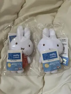 ミッフィー 2個セット マスコットバッジお星さまセーラー服 タイトーくじ