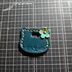 3点500円　グリーン　猫型キーカバー大