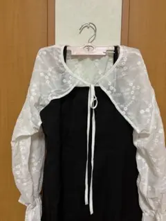 キャミワンピース 花柄レース袖付き ブラック/ホワイト　ボレロ付き　ワンピース