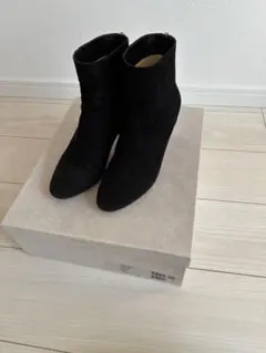 JimmyChoo 黒 スエード ショートブーツ ヒール