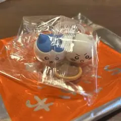 映画ちいかわ　入場者特典　第6弾　ちいかわ&ハチワレ　チャームミニフィギュア