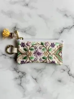 インド刺繍リボンポーチ　タッセルポーチ　ミニポーチ
