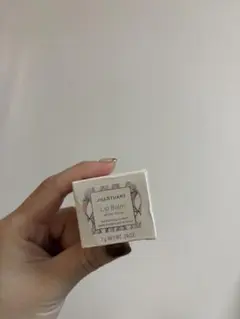 ジルスチュアート リップバーム　ホワイトフローラル
