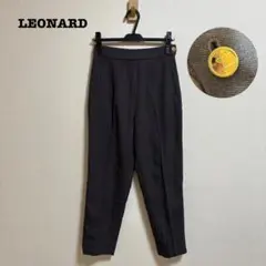 レオナール ウール混 テーパードパンツ ラメ 金ボタンのサムネイル