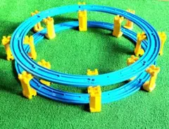 プラレール線路 6階立体タワーレイアウト - メルカリ
