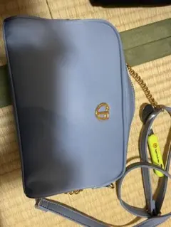 ブルーレーベル・クレストブリッジ水色