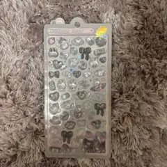 硬い　しろくろボンボン　うさぎ　モノクロ　うるちゅる　ボンドロ