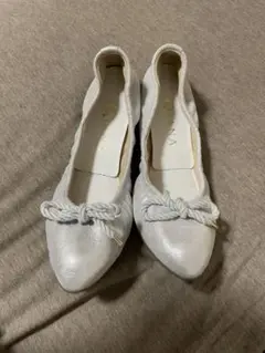 パンプス　DIana フラットシューズ　22.5cmのサムネイル