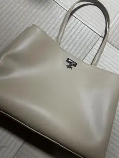 アニエスべのサムネイル