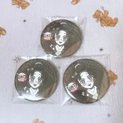 恋雪 鬼滅の刃　ダイニング　お楽しみくじ　缶バッジ 3点セット
