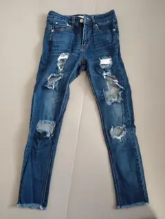 セシルマクビー　ダメージジーンズ　Sサイズ　スキニー　デニム　長ズボン　ギャル