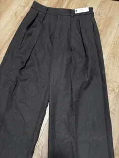 新品。GU インタックワイドパンツ