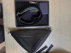 PRADA トライアングル　サフィアーノレザーバッグ