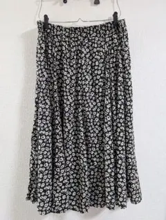 フレアロングスカート 黒白花柄
