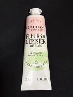 ロクシタン　テ・ブラン サクラ パフュームド ハンドクリーム【数量限定】