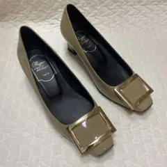 Roger Vivier ロジェヴィヴィエ　35のサムネイル