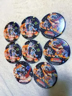 カリスマトレーディング 蓄光缶バッジ 3周年ver ピザ