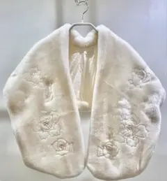 匿名●ショール ホワイト ファー 花柄刺繍 成人式 着物