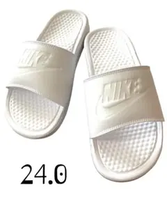 ナイキ サンダル WMNS BENASSI ホワイト 24.0cm 新品未使用品のサムネイル
