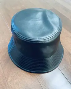 【試着のみ】バケットハット　フェイクレザー　ブラック