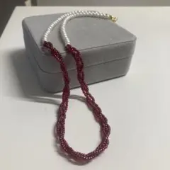 ハンドメイド　ビーズネックレス赤と白のビーズ ネックレス　新品