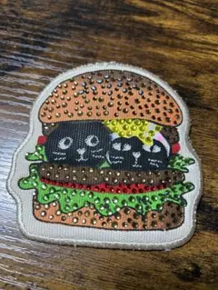 猫のハンバーガーブローチ