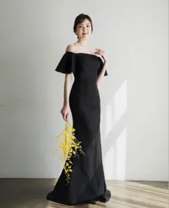 オフショルダー ブラック フレアドレス