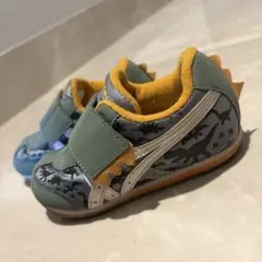 asics 恐竜デザイン スニーカー