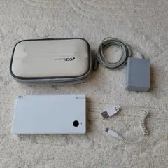 【美品】Nintendo DSi ホワイト 本体 ケース 充電器 USB充電付