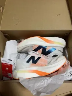 New Balance FuelCell Supercomp ランニングシューズ