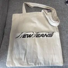 NEWJEANS ロゴトートバッグ ベージュ