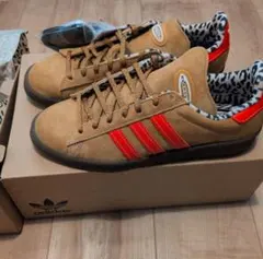 コラボスニーカー スニーカー