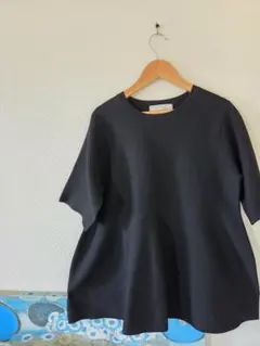 UNF/LO デザインスリーブ　ポンチ系トップスのサムネイル
