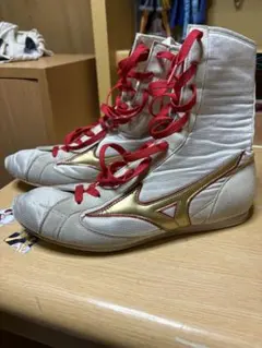 MIZUNO ボクシングシューズ ホワイト ゴールドのサムネイル