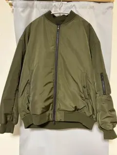 BEAMS ビームス　オリーブ MA-1ジャケット 袖ジッパーポケット