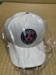 パリ・サンジェルマン ベースボールキャップ ホワイト・レッド　最終値下げ