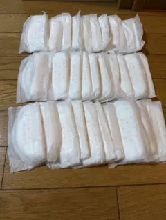【新品、未使用】使い捨て母乳パッド