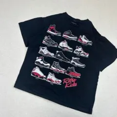 スニーカーイラストTシャツ Mサイズのサムネイル