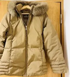 MONCLER ダウンジャケット ファー付き ベージュのサムネイル