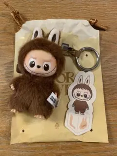 ラブブ　 PIN FOR LOVE ぬいぐるみペンダント　イニシャルＬ