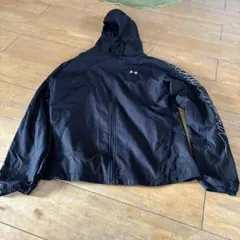 レディース　Under Armour フード付きウィンドブレーカー XL