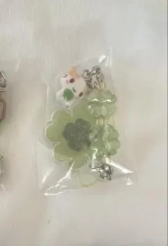 サンリオ マシュマロみたいなふわふわにゃんこ シークレットクローバーストラップ