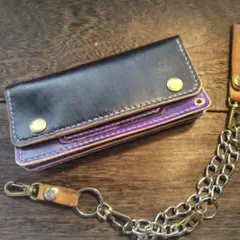 ミドルサイズ トラッカーウォレット 手染め 黒×緑 染料仕上げ 3層