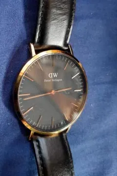 Daniel Wellington DW ブラック腕時計のサムネイル
